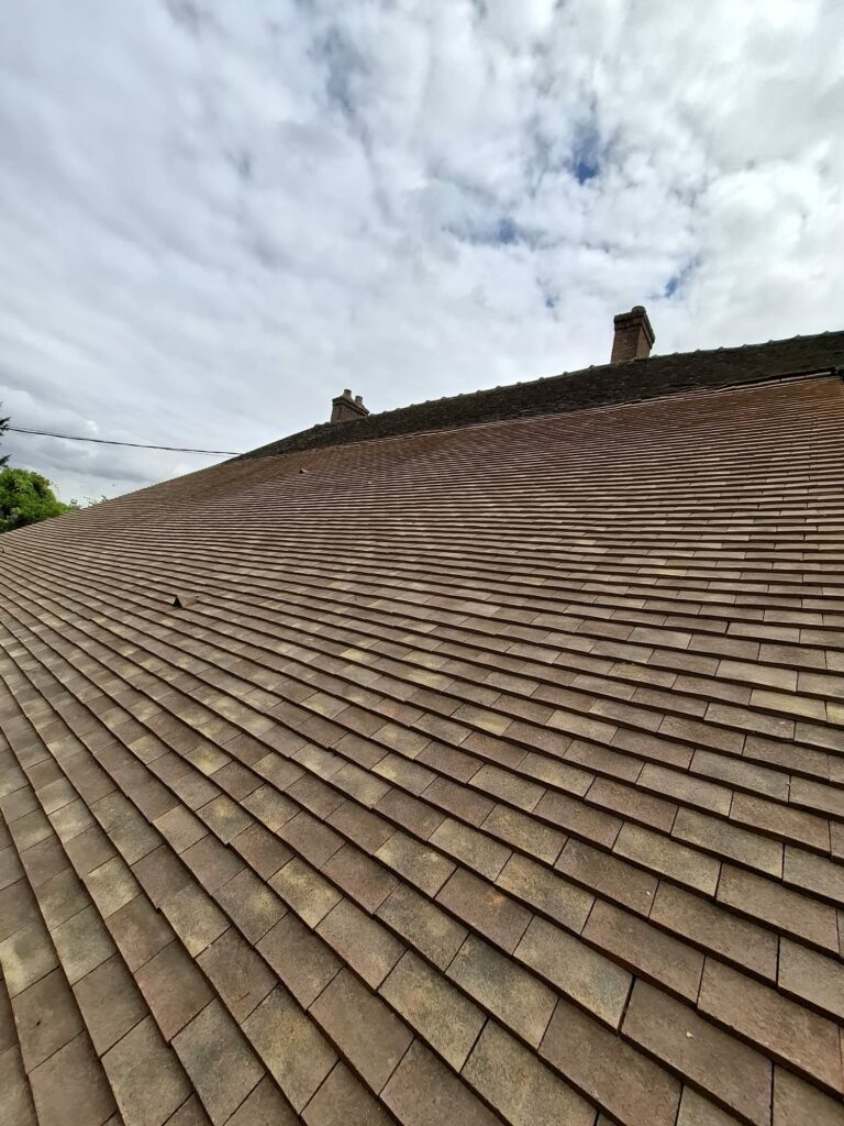 Couvreur 91 Corbeil, Évry, Massy | Spécialiste tuiles terre cuite | Renovabita RGE