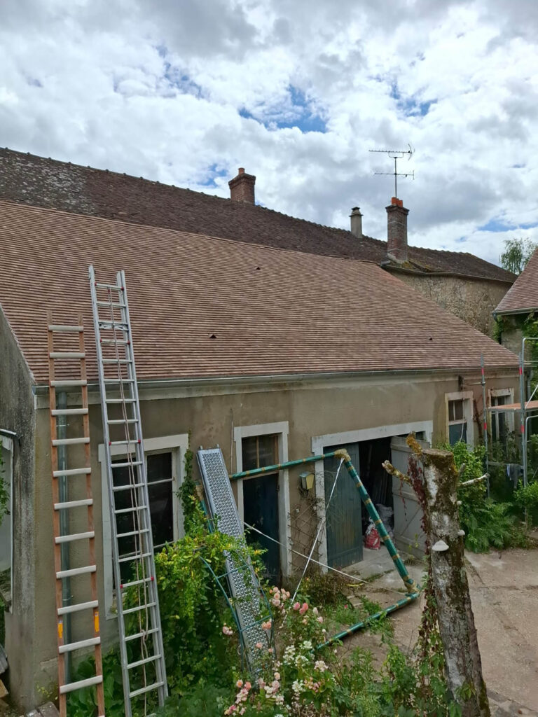 Couvreur 91 Corbeil, Évry, Massy | Spécialiste tuiles terre cuite | Renovabita RGE